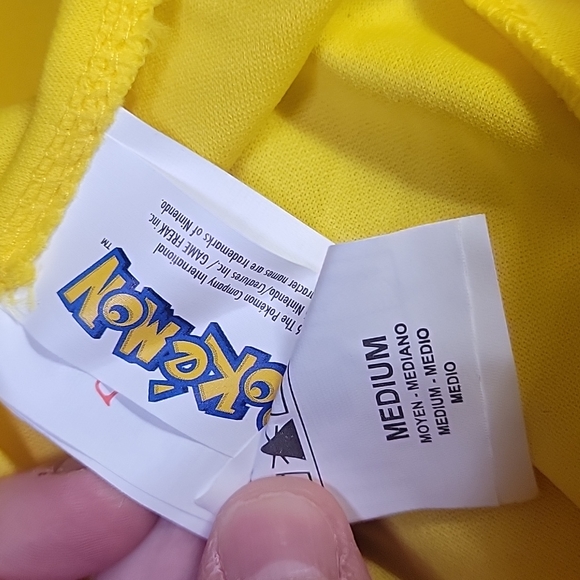 Pokemon girl size medium - Picture 4 of 4